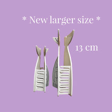 Load image into Gallery viewer, Traditional comb whale tail hair claw
